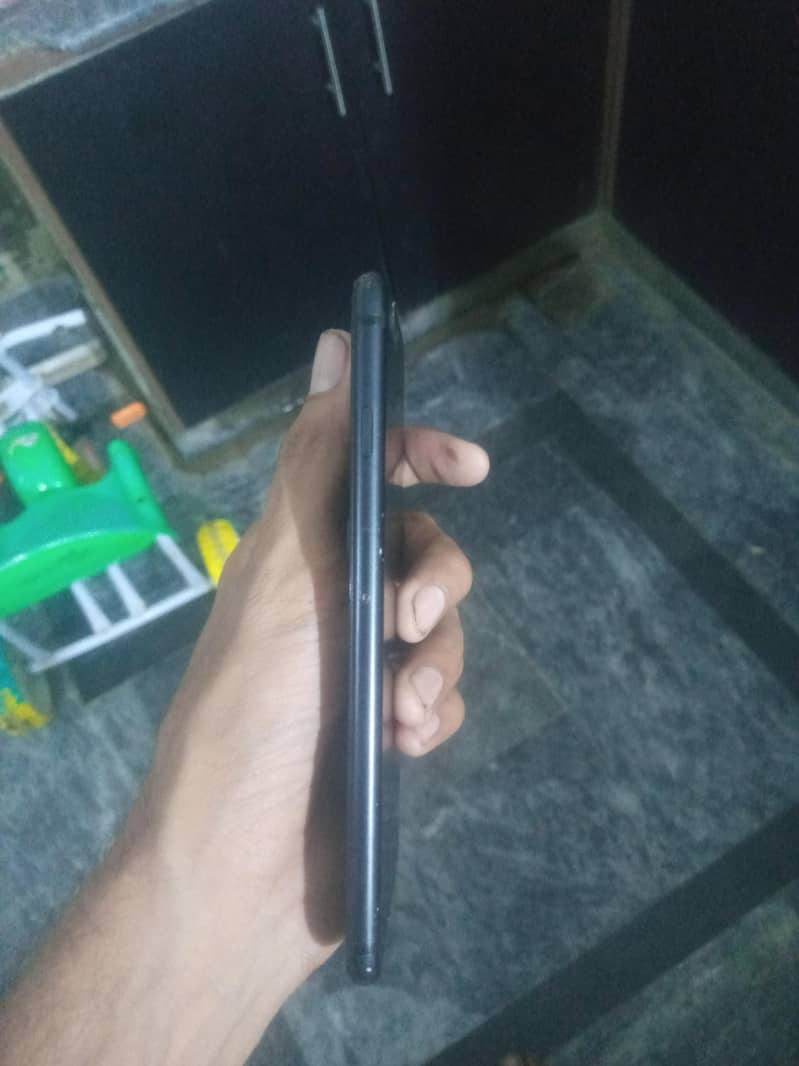 Apple iPhone 7 Plus 2