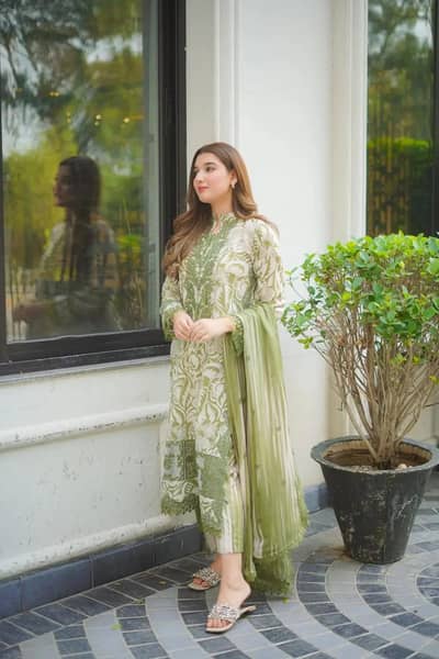 3 PCs women's  unstitched printed suit