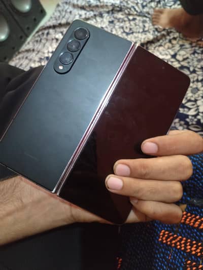 Samsung fold 4 hai 12gb 256gb lcd mai 2  dott