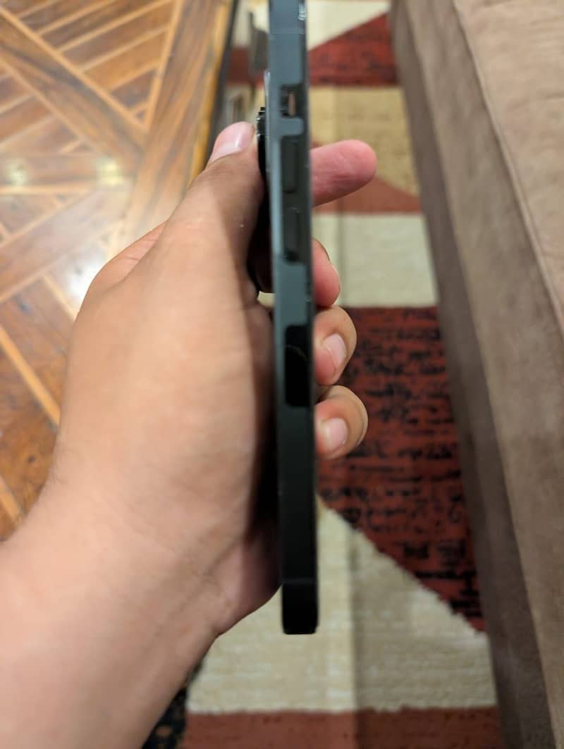 Apple iPhone 14 Pro 2