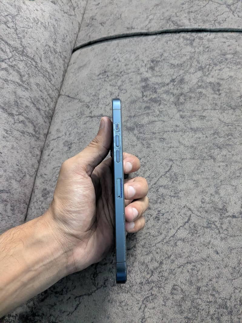 Apple iPhone 12 Pro Max 4