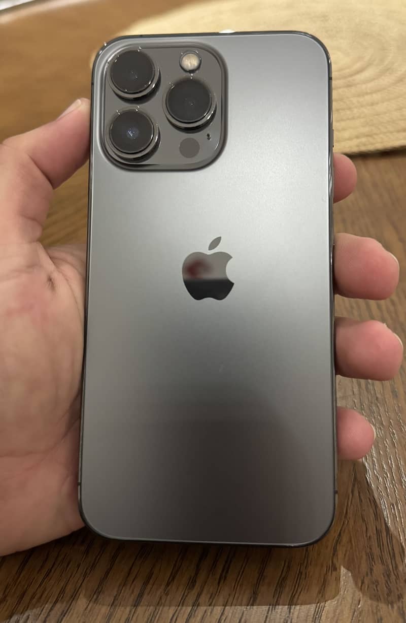 Apple iPhone 13 Pro 1