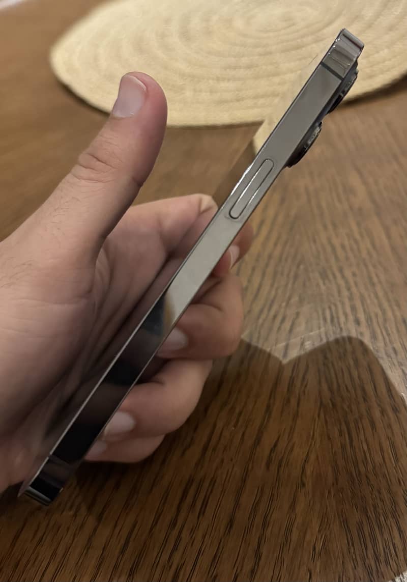 Apple iPhone 13 Pro 4