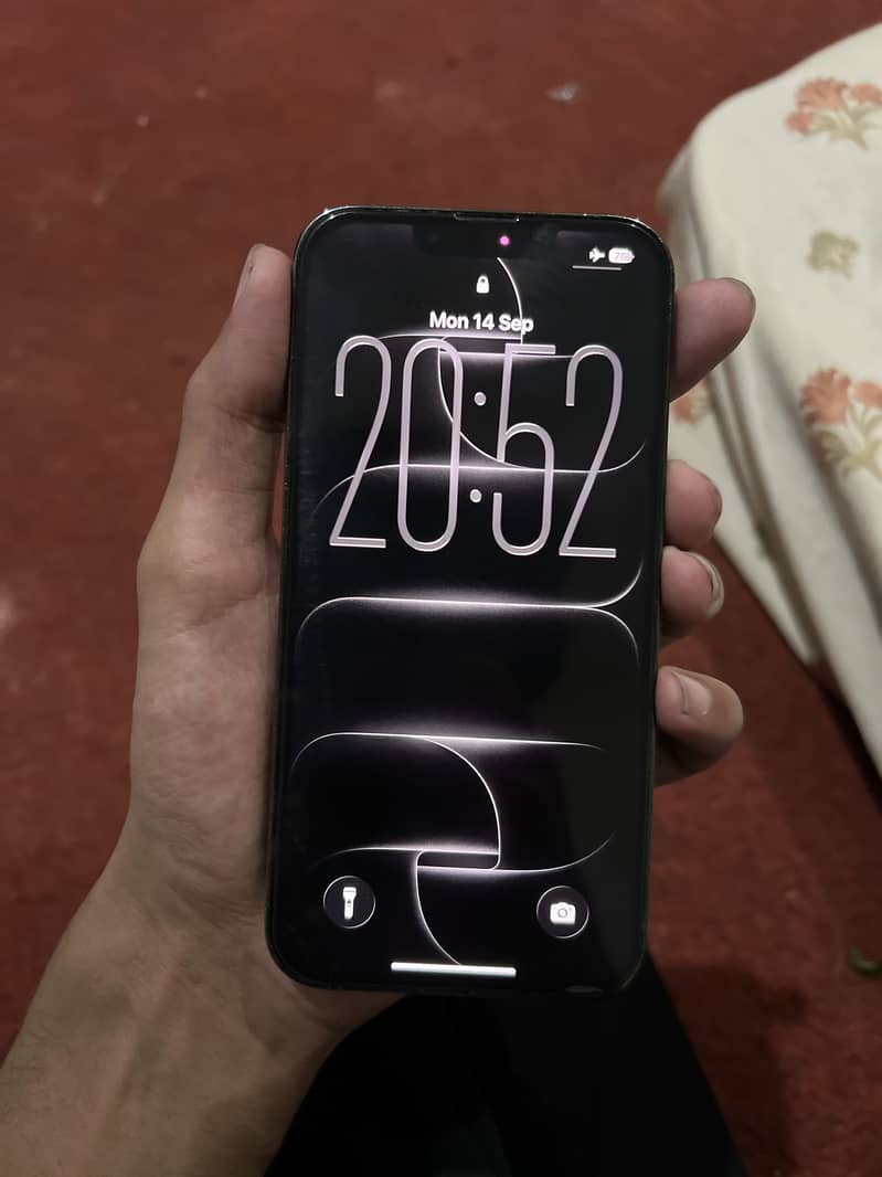 Apple iPhone 13 Pro 4