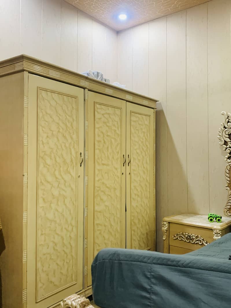 Bed with dressing amd side tables 1