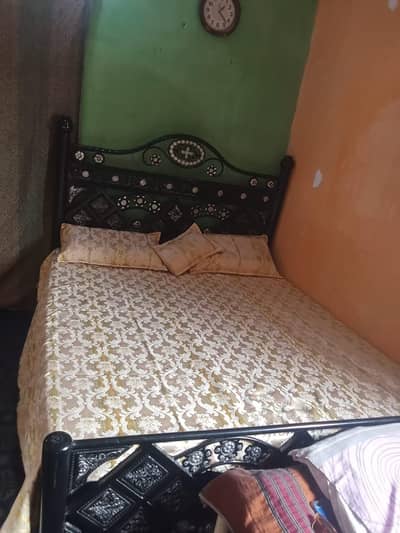 iron bed