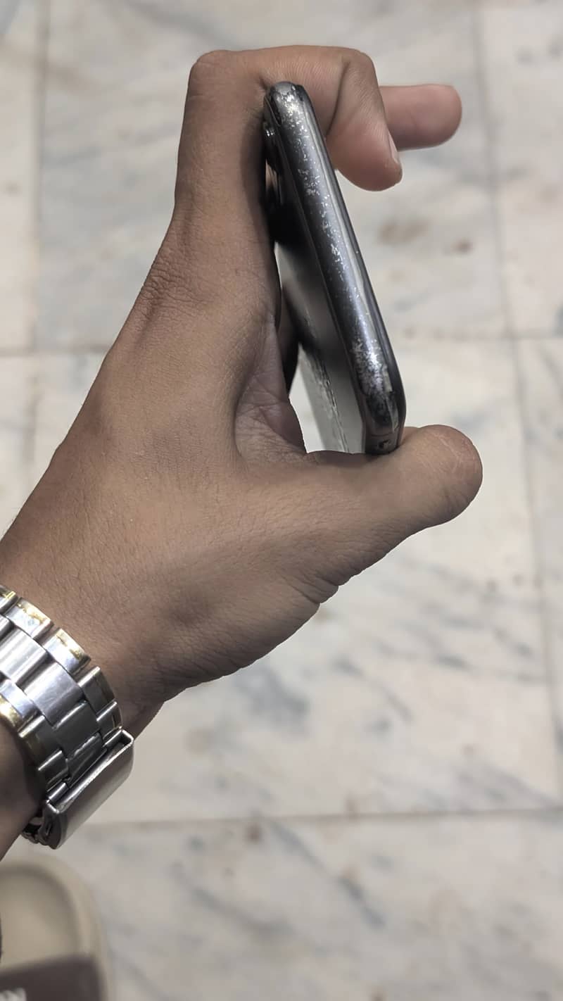 Apple iPhone X 3