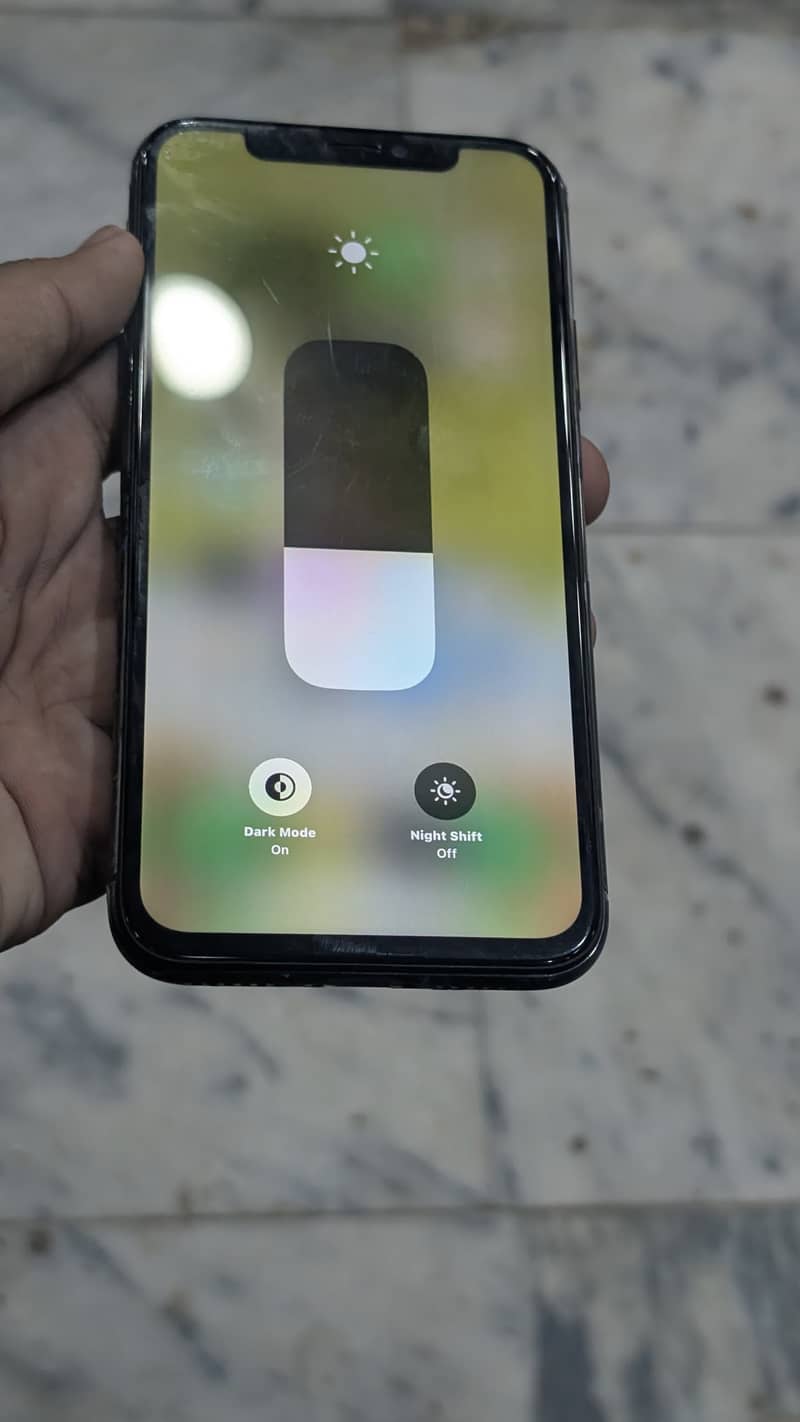 Apple iPhone X 4