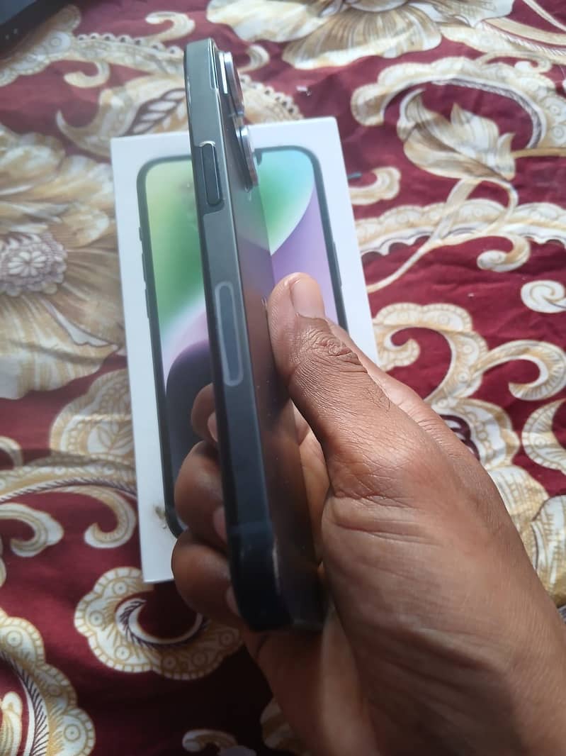 Apple iPhone 14 2