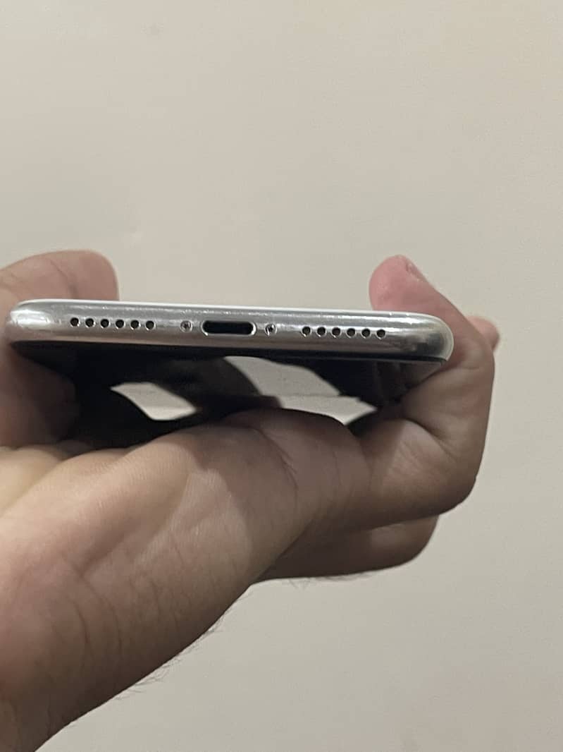 Apple iPhone X 5