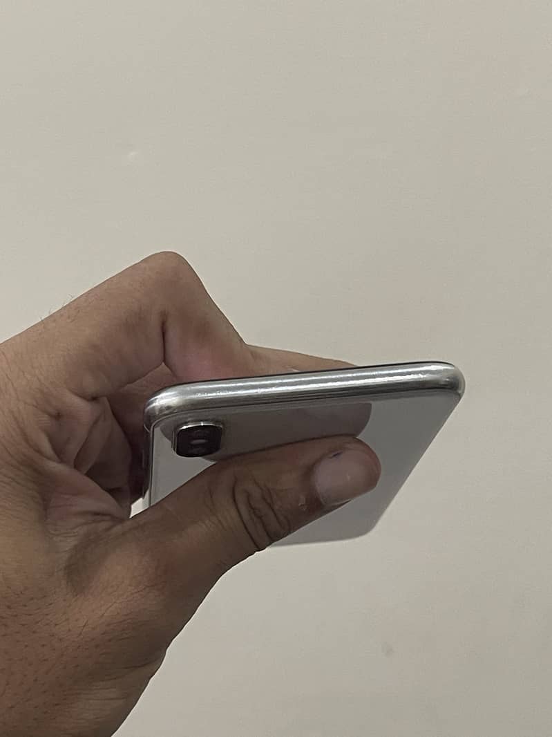 Apple iPhone X 6