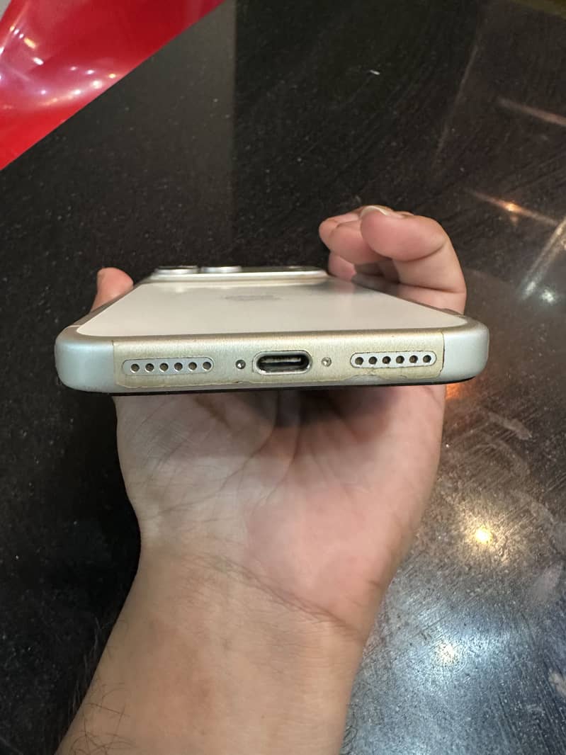 Apple iPhone 17 Pro Max 1