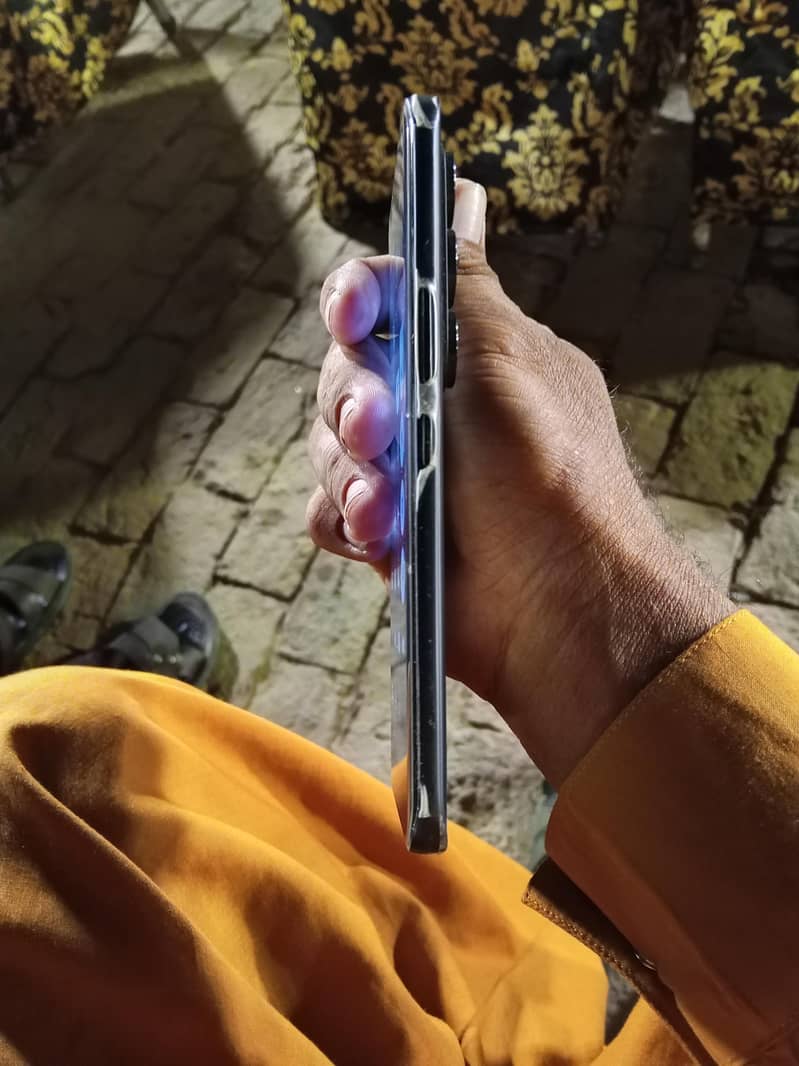 Tecno coman 50 pro 3