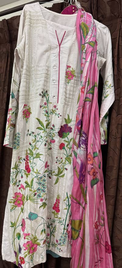 Embroidry Suit