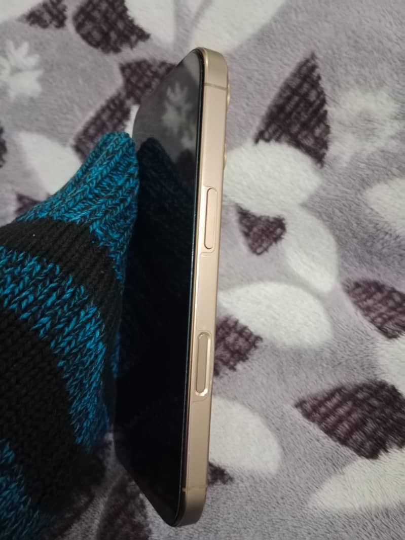 Apple iPhone 16 Pro 5