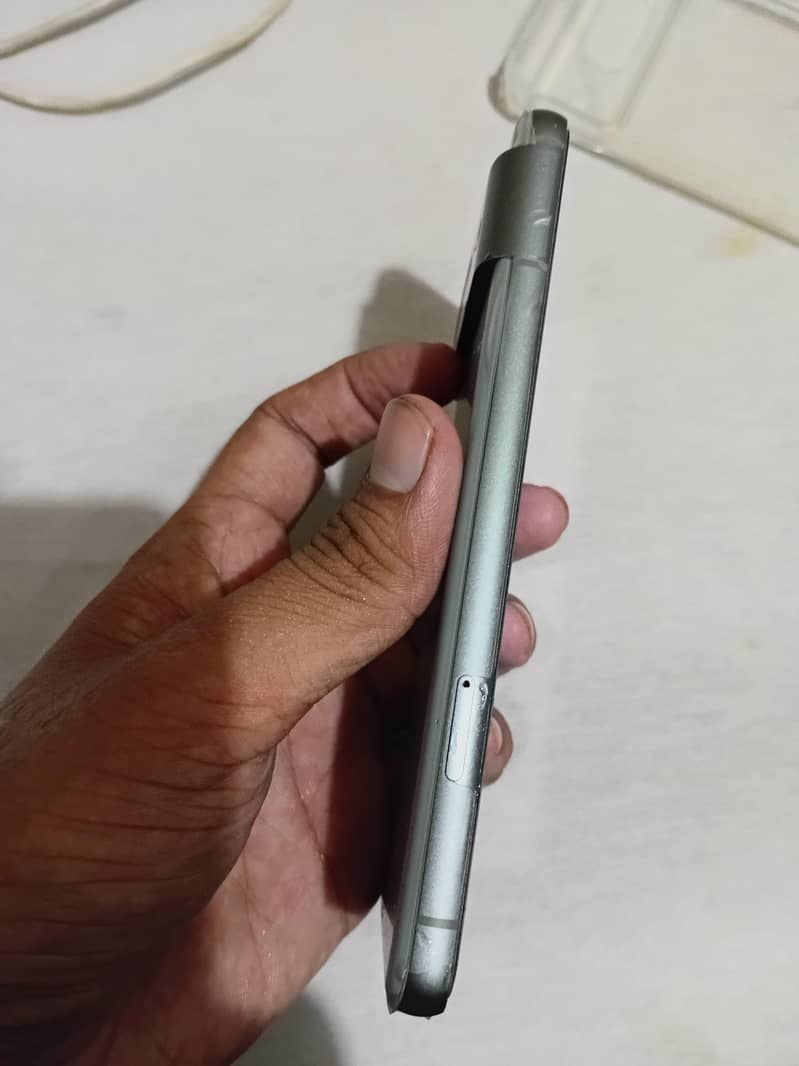 Google Pixel 8 2