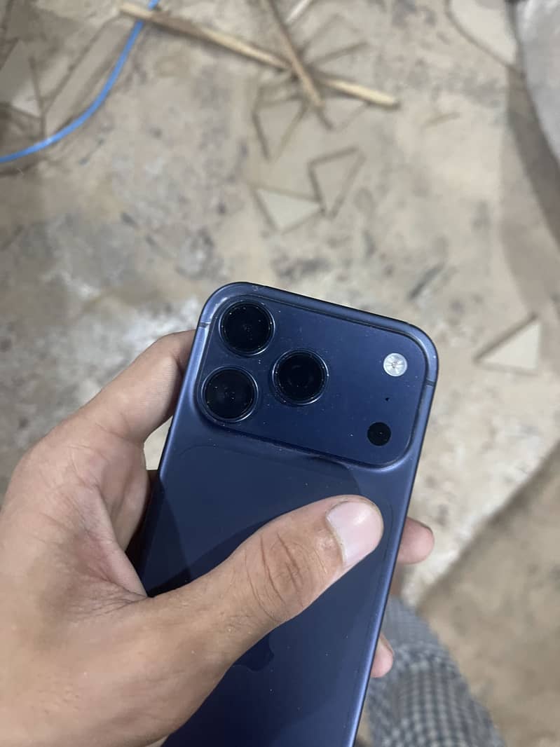 Apple iPhone 17 Pro 8