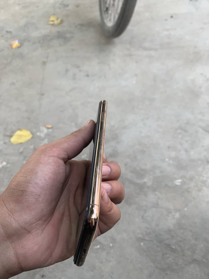 iPhone XS Max 0