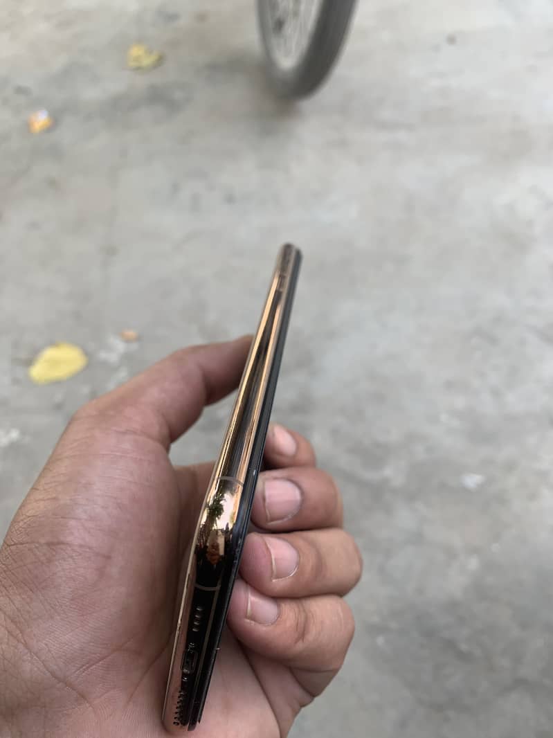 iPhone XS Max 1