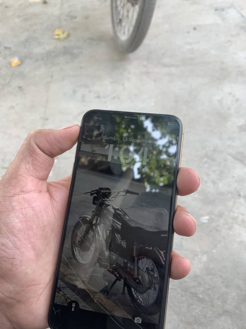 iPhone XS Max 2