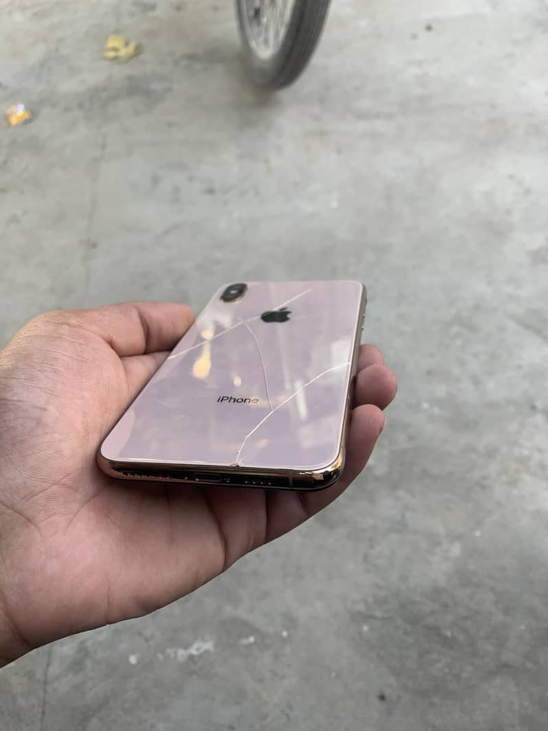iPhone XS Max 3