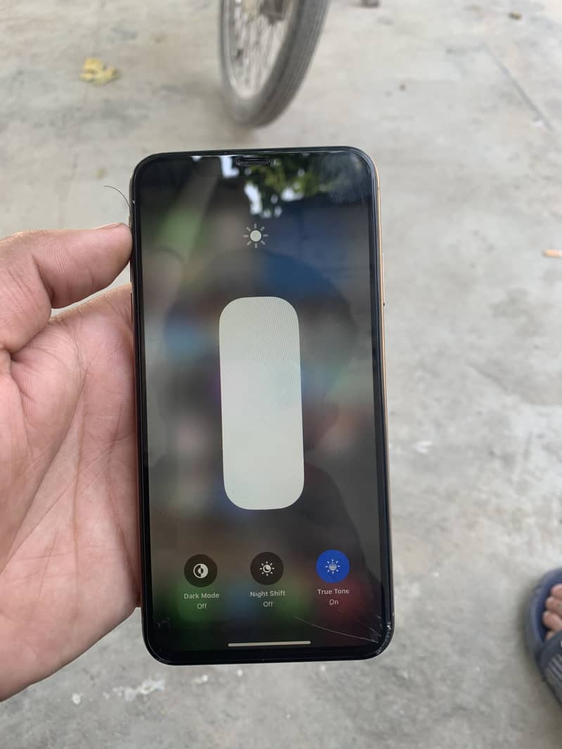 iPhone XS Max 5