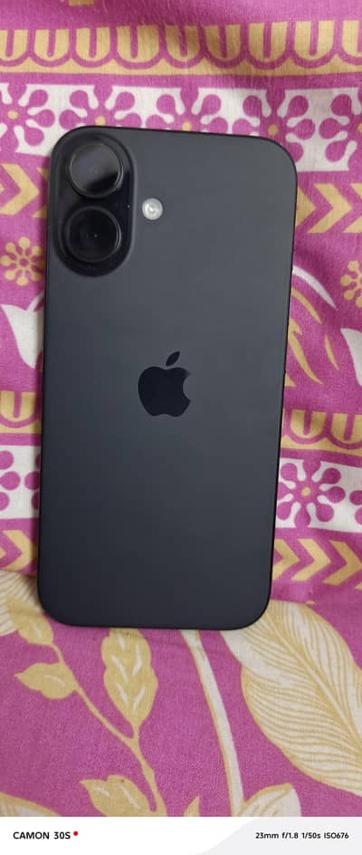 Apple iPhone 16