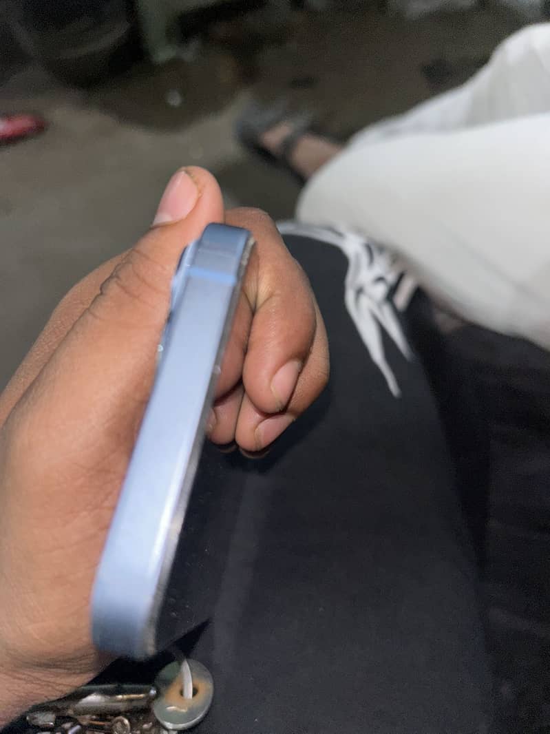 Apple iPhone 14 2
