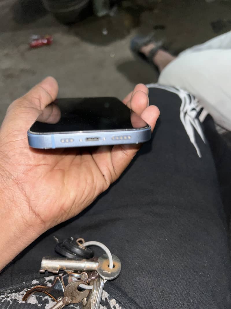 Apple iPhone 14 4