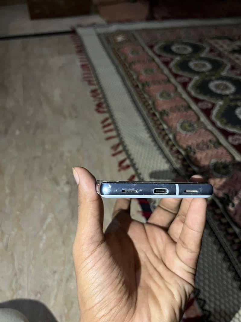 Google Pixel 7a 5