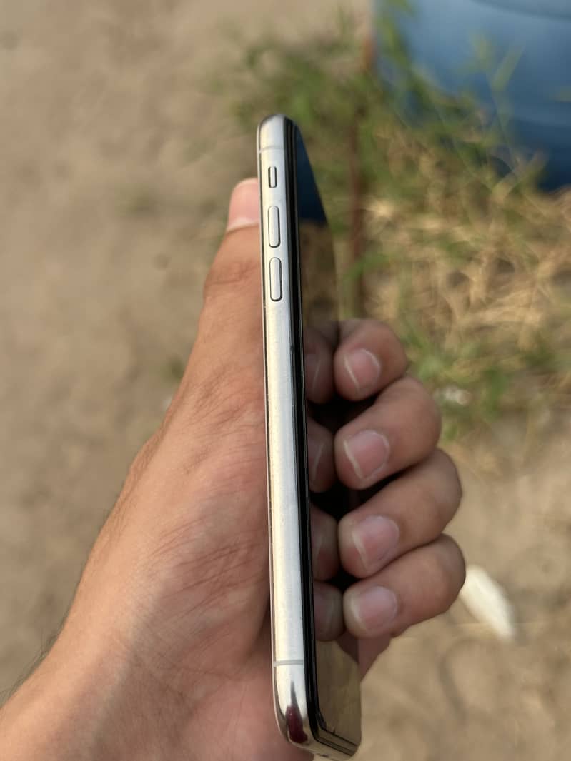 Apple iPhone X 2