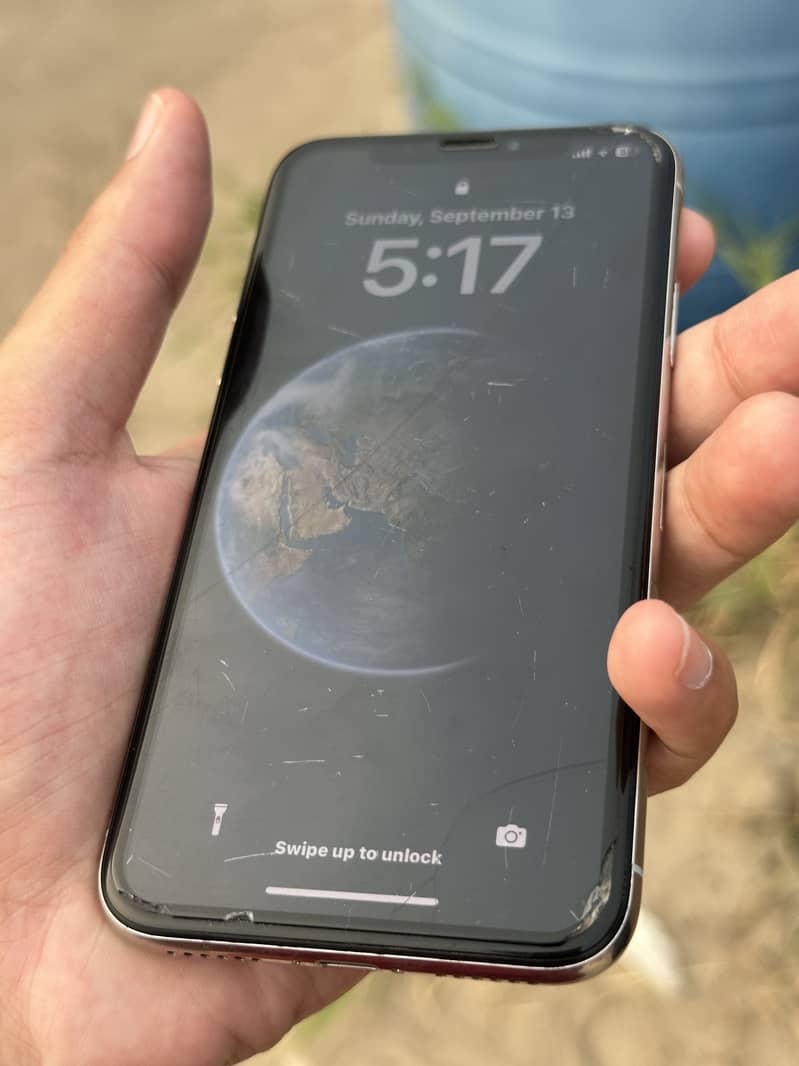 Apple iPhone X 5