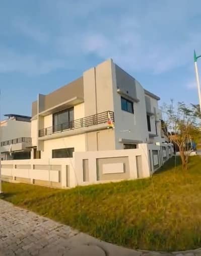 1 Kanal Band New Corner House