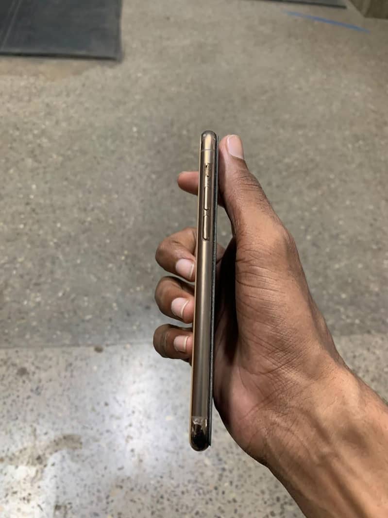 Apple iPhone 11 Pro 2