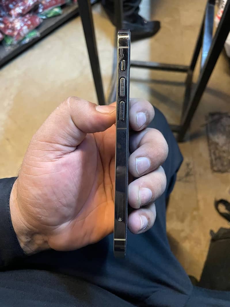 Apple iPhone 12 Pro 1