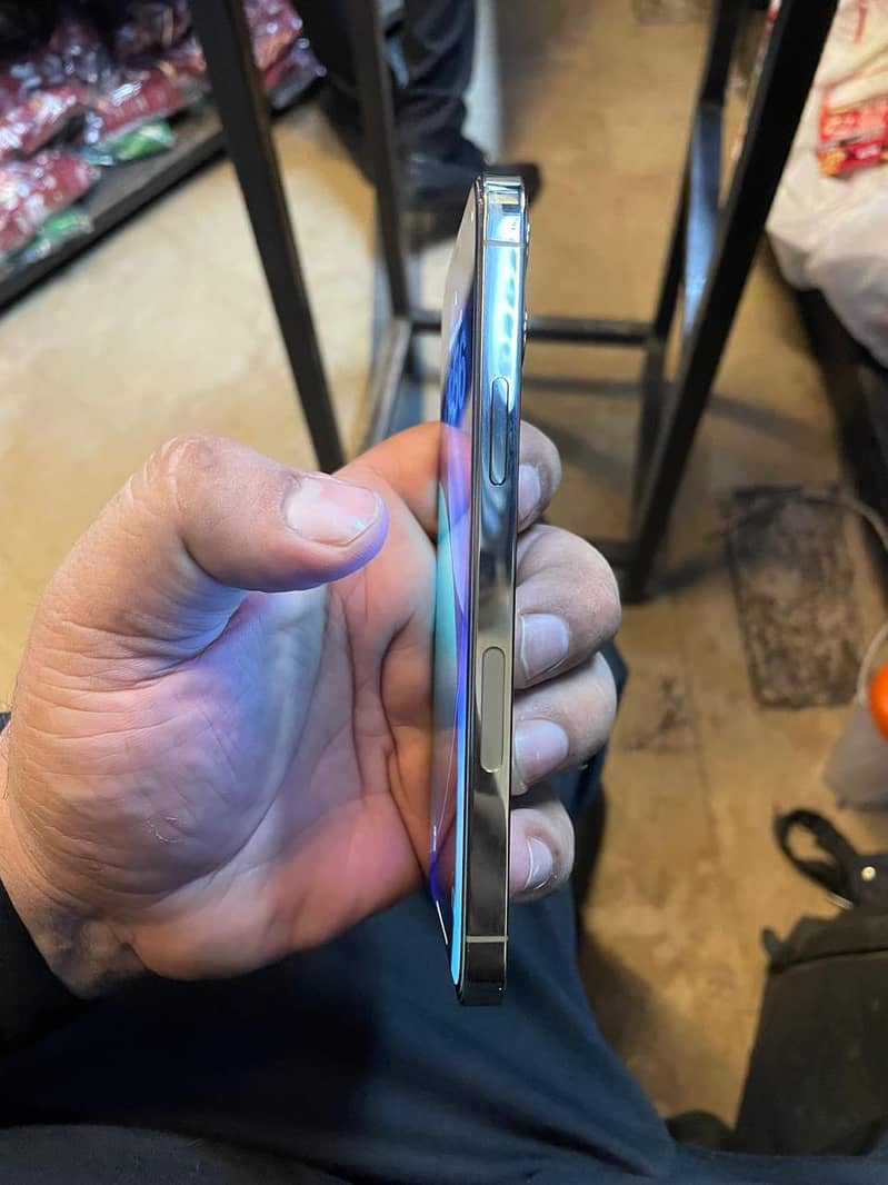 Apple iPhone 12 Pro 2