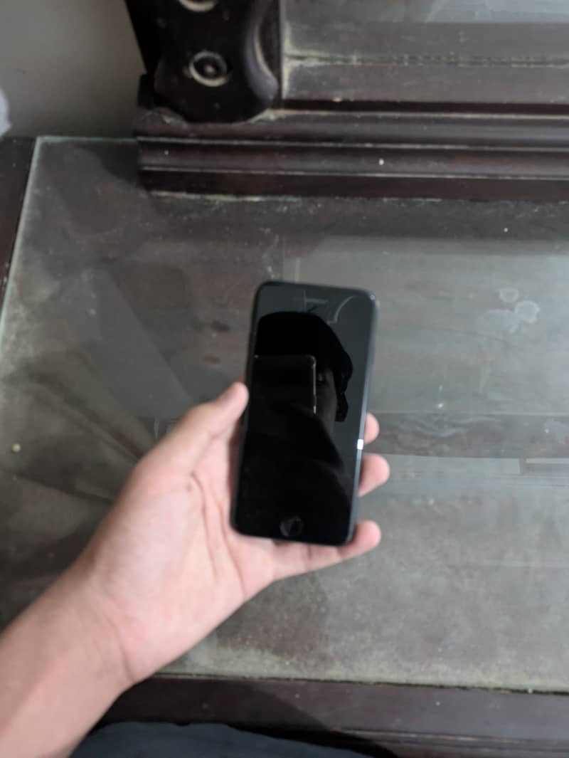 Apple iPhone 7 WhatsApp number 03325376701 1