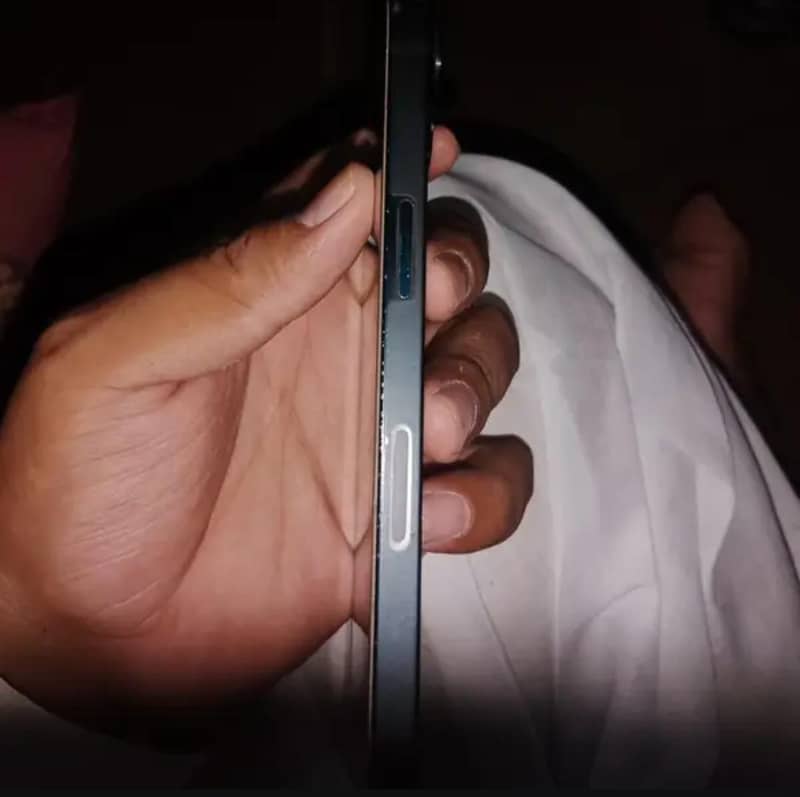 Apple iPhone 13 3