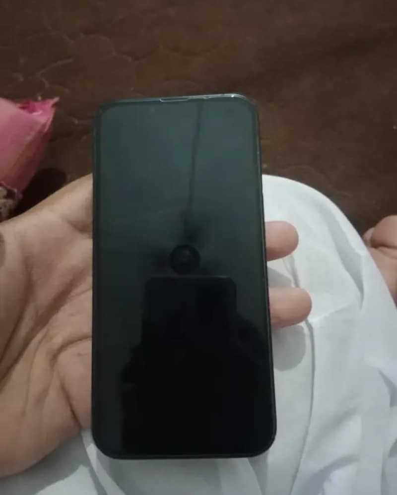 Apple iPhone 13 4