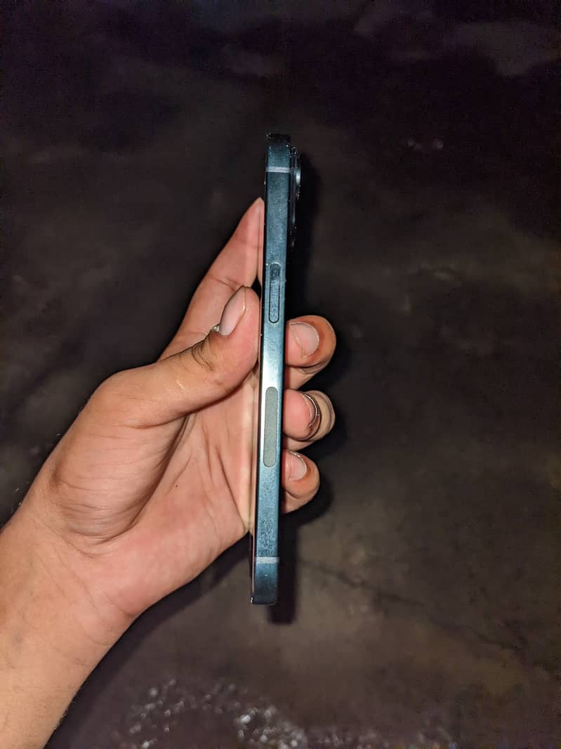 Apple iPhone 15 5