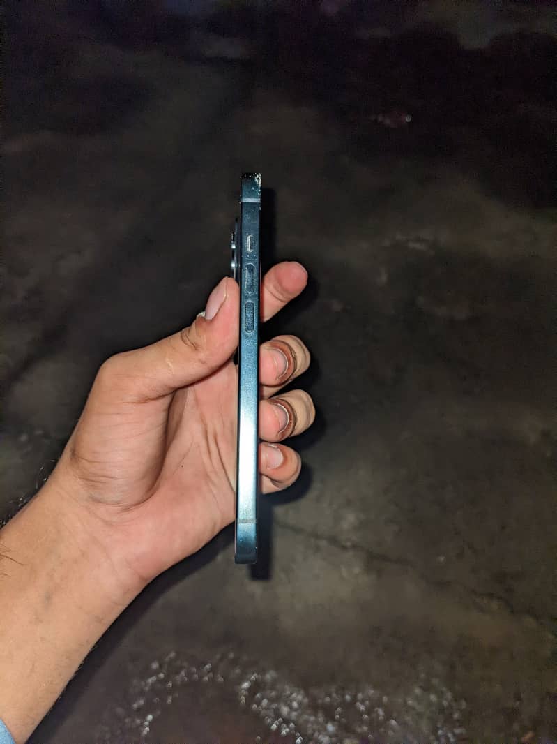 Apple iPhone 15 6