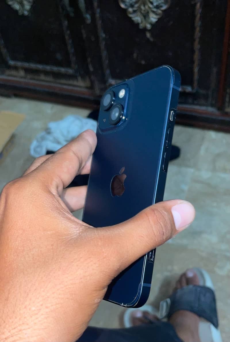 Apple iPhone 13 1