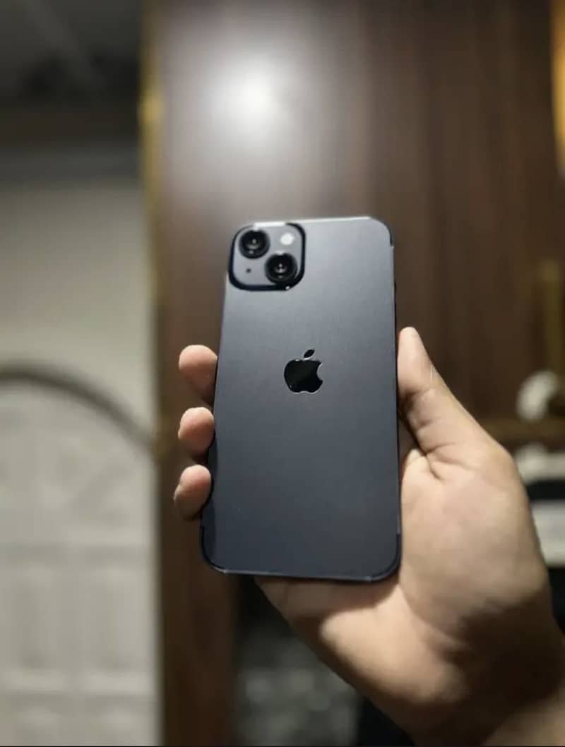 Apple iPhone 13 0