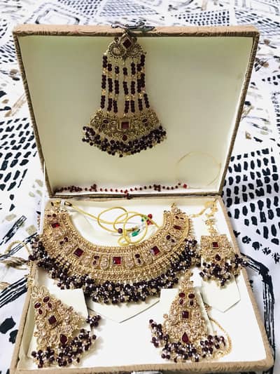 Bridal jewelry one time wear . 100/100 condition