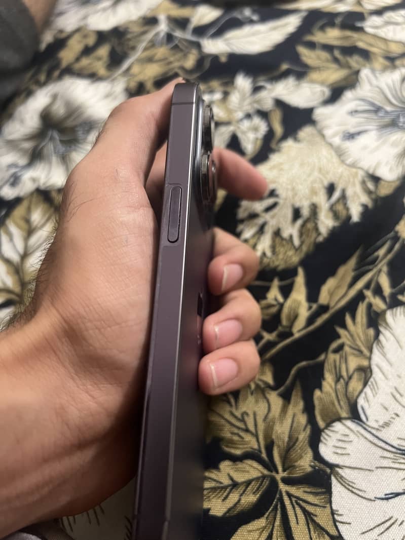 Apple iPhone 14 Pro 2