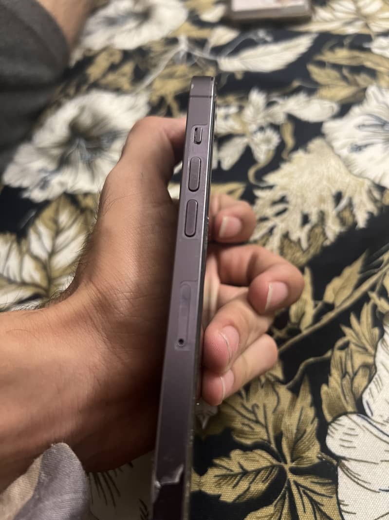Apple iPhone 14 Pro 3