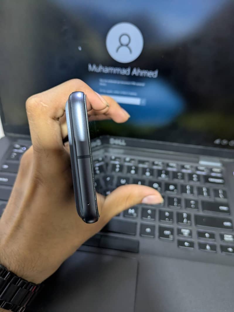 GOOGLE PIXEL 8 6