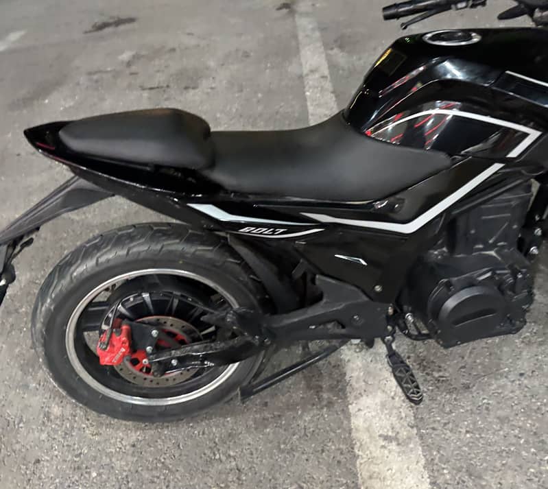 Vlektra bolt 4