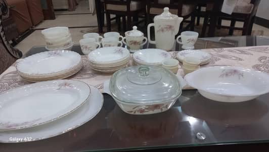 kitchen crockery