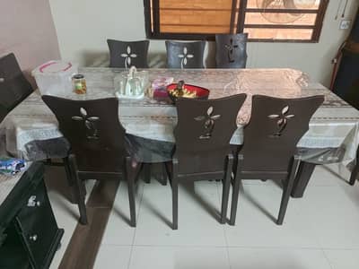 Dinning table for sale